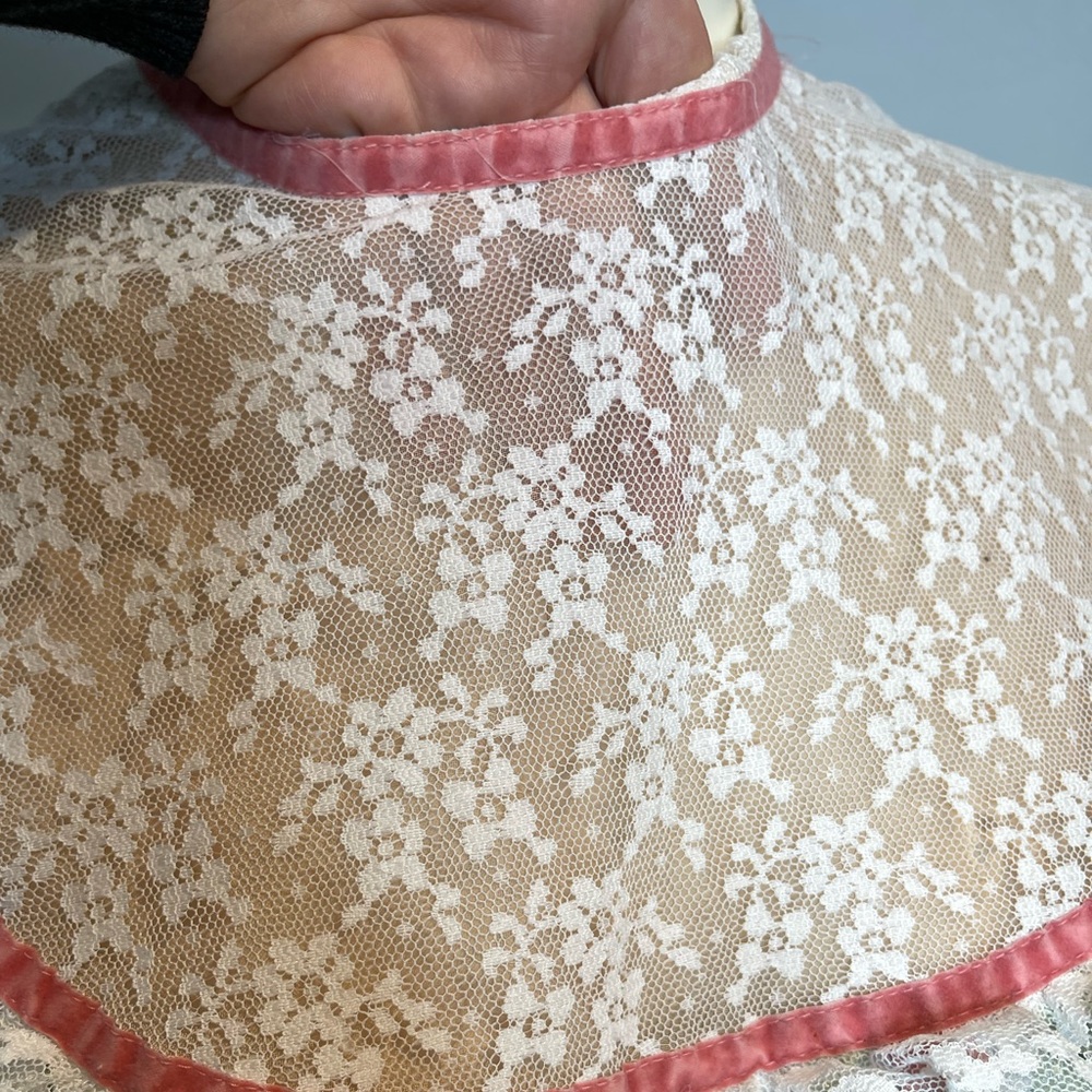 Floral Lace Yoke Long Women's Dress in Pink and White - Picture 6 of 14